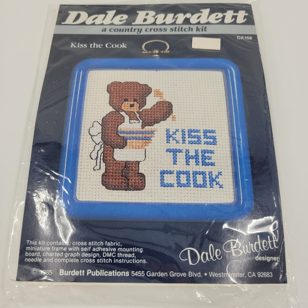 Kiss The Cook Cross Stitch Kit Vintage 1985 Dale Burdett Bear CK 156 NEW